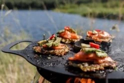 Petromax Atago Grillplatte Mit Trägergestell, Stahl -GrillMeister Petromax Verkäufe 111717 0 2